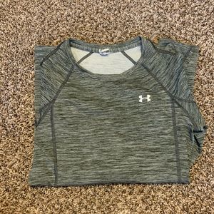 Women’s Under Armour long-sleeve shirt